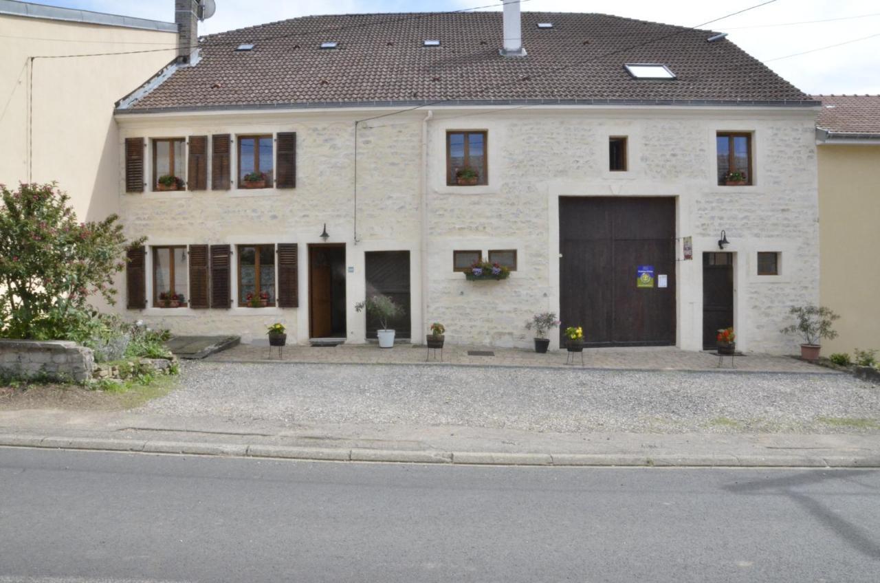 Le Clos Des Pommes Bioncourt Esterno foto